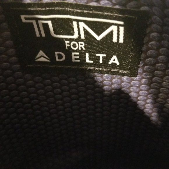 Tumi Accessories Tumi By Delta Pouch With Accessories Nwt Poshmark
